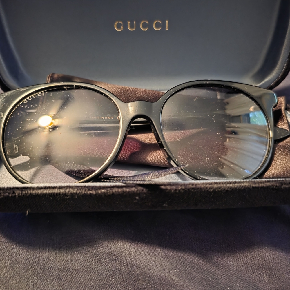 Gucci Classic Black Sunglasses